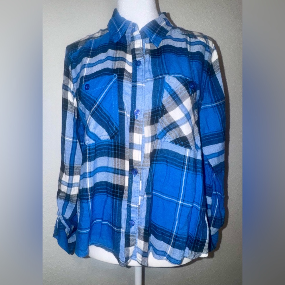 lightwight Flannel plaid waist length shirt